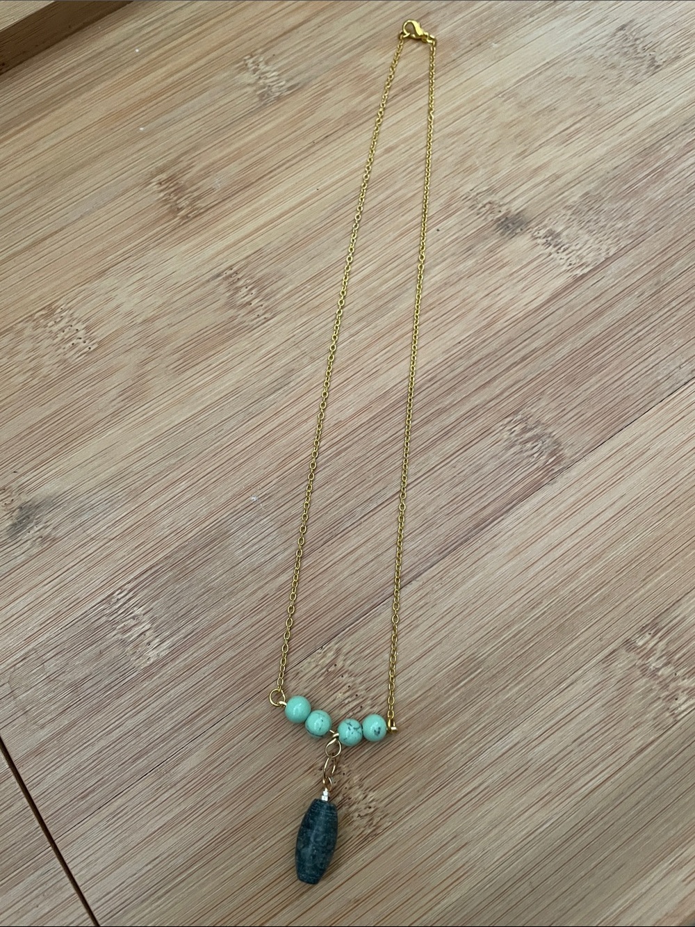 Delicate T shape antique green Turquoise Round polished gemstone necklace